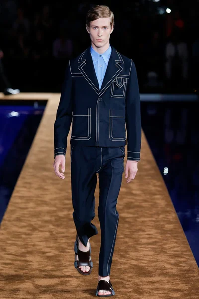 Look 4
